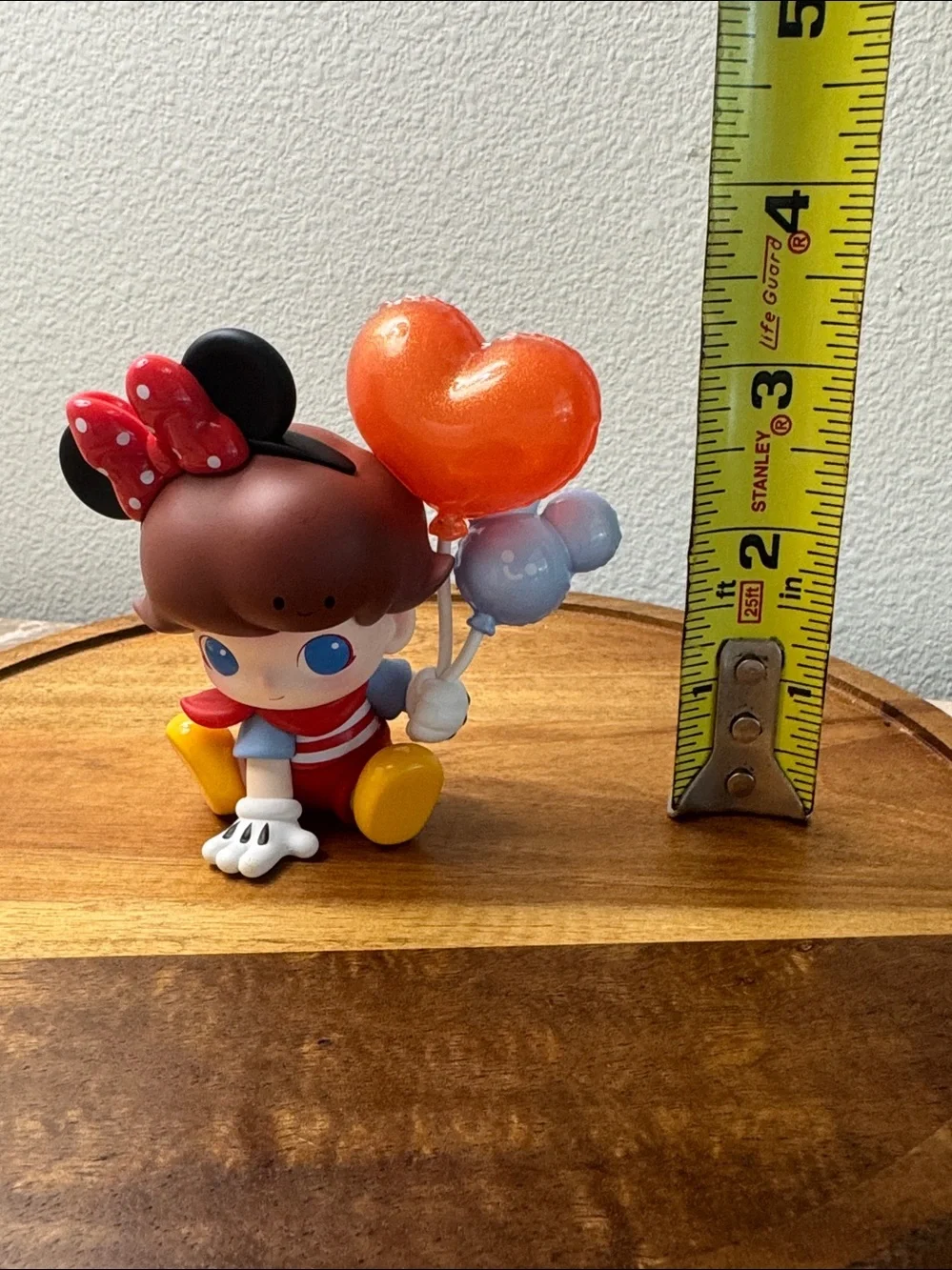 Pop mart DIMOO Disney Series Minnie’s Balloon figurine